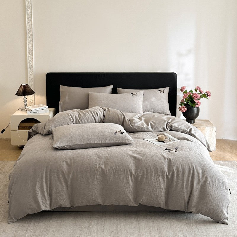 Bedding set in linen look with delicate flower embroidery