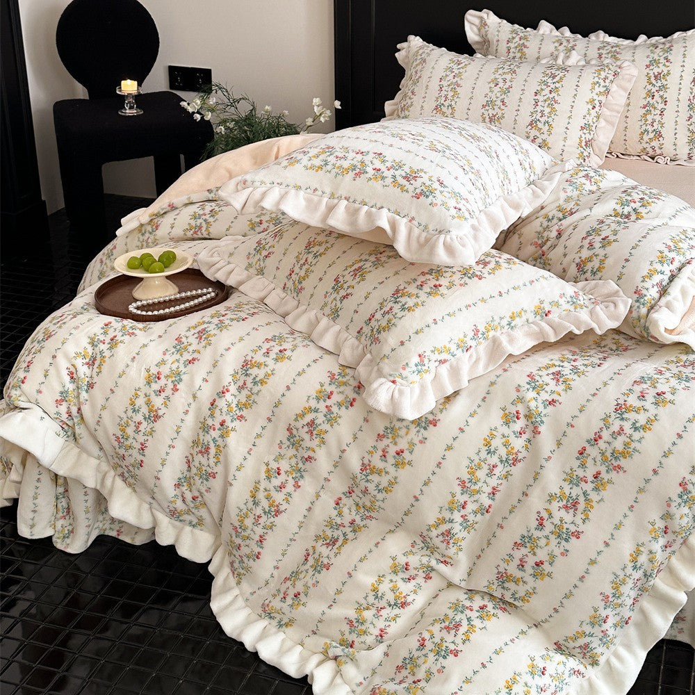Floral Ruffled Cotton-Look Duvet Cover Set with Decorative Pillow Shams