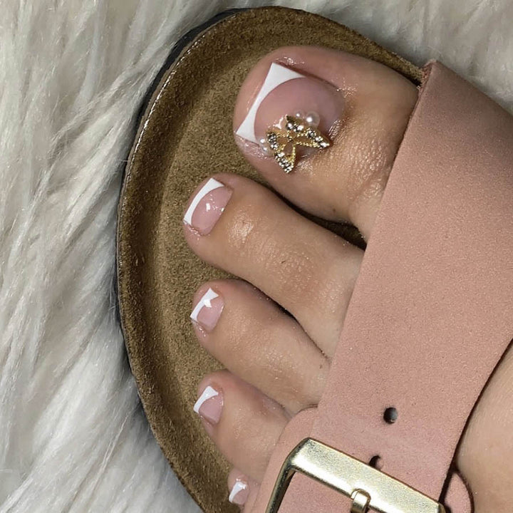 Luxurious foot sandals with delicate accents Stornfield
