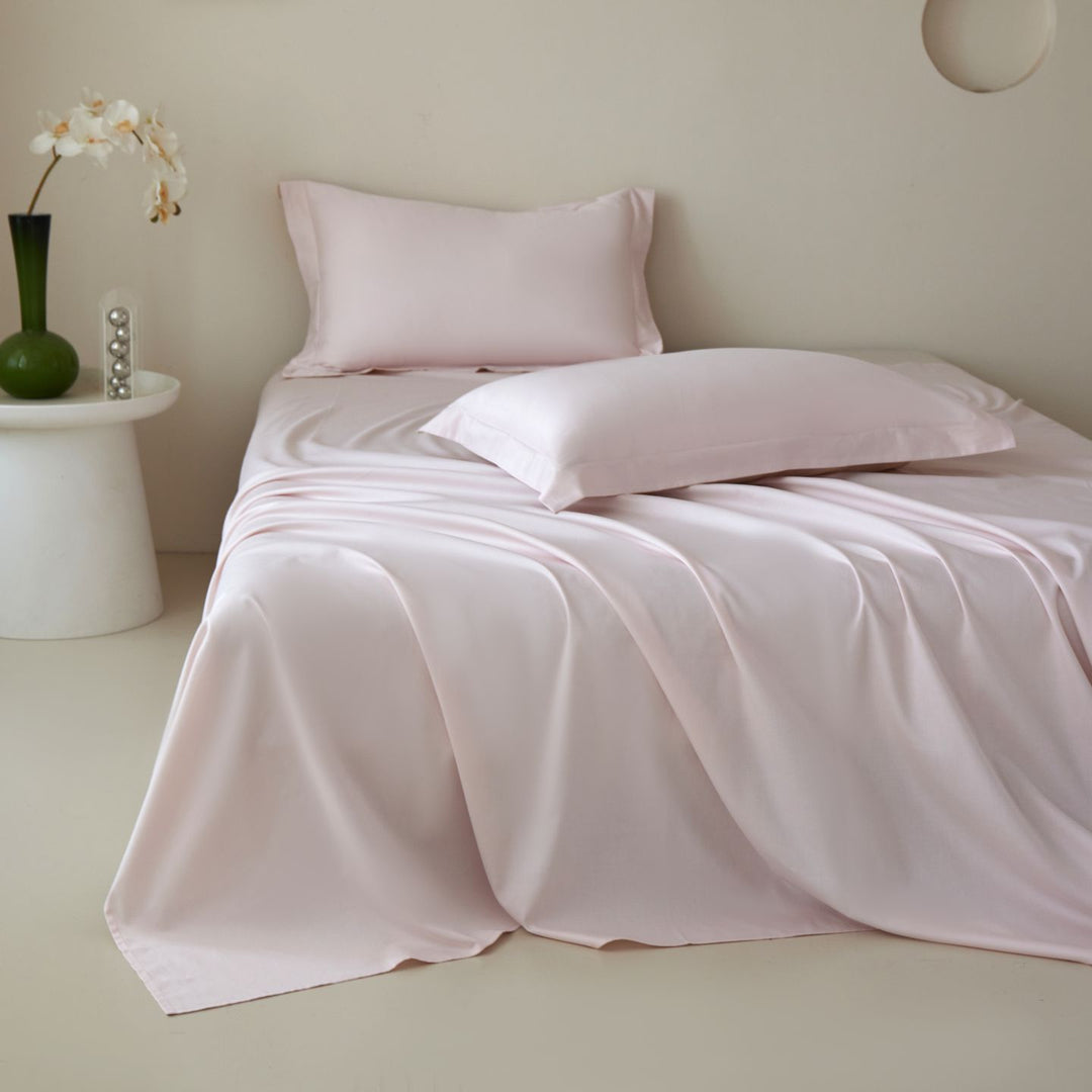 Luxury Cotton Sateen Bed Sheet Set with Deep Pockets and Flanged Pillowcases