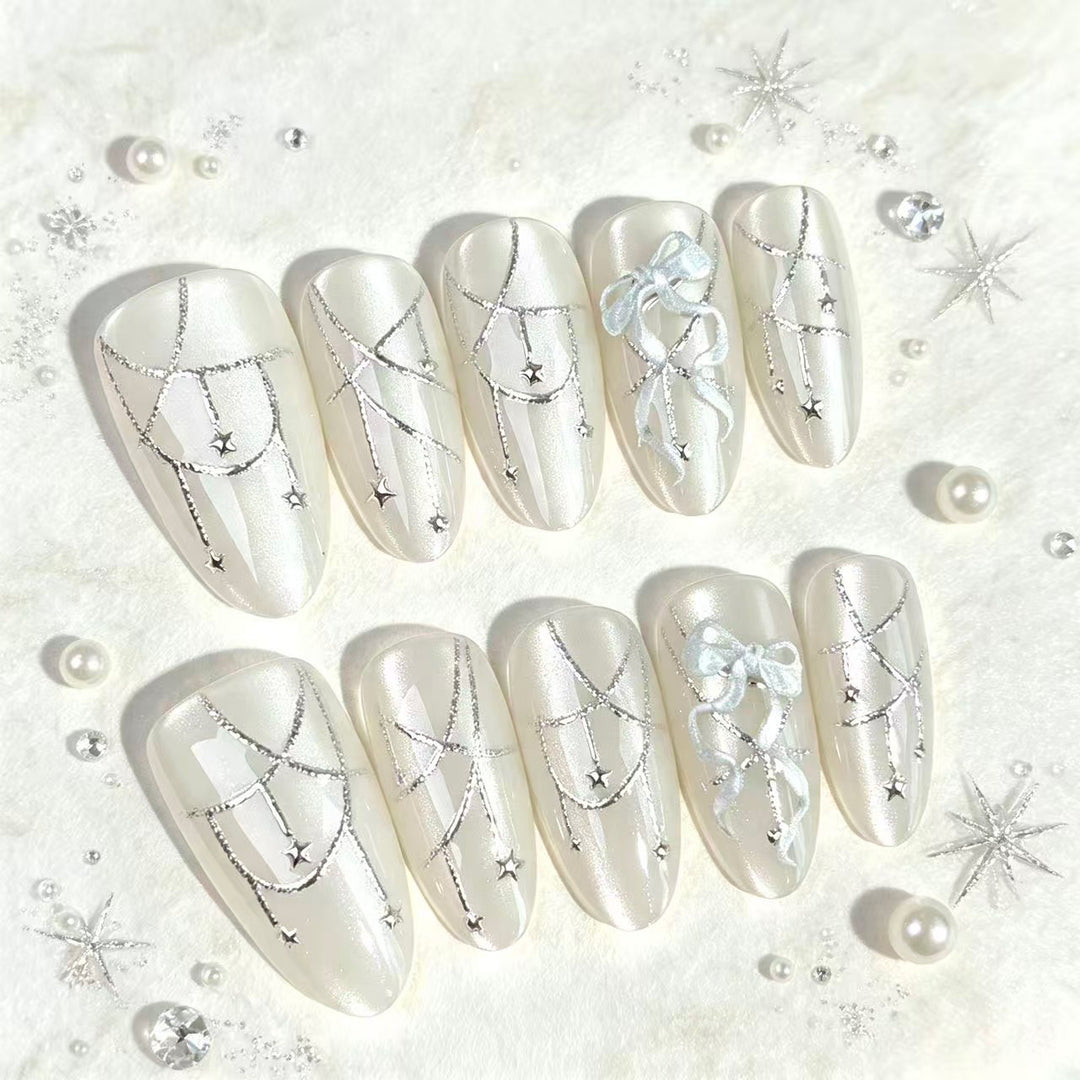 Decorative Press-On Nail Set with Elegant Silver Design
