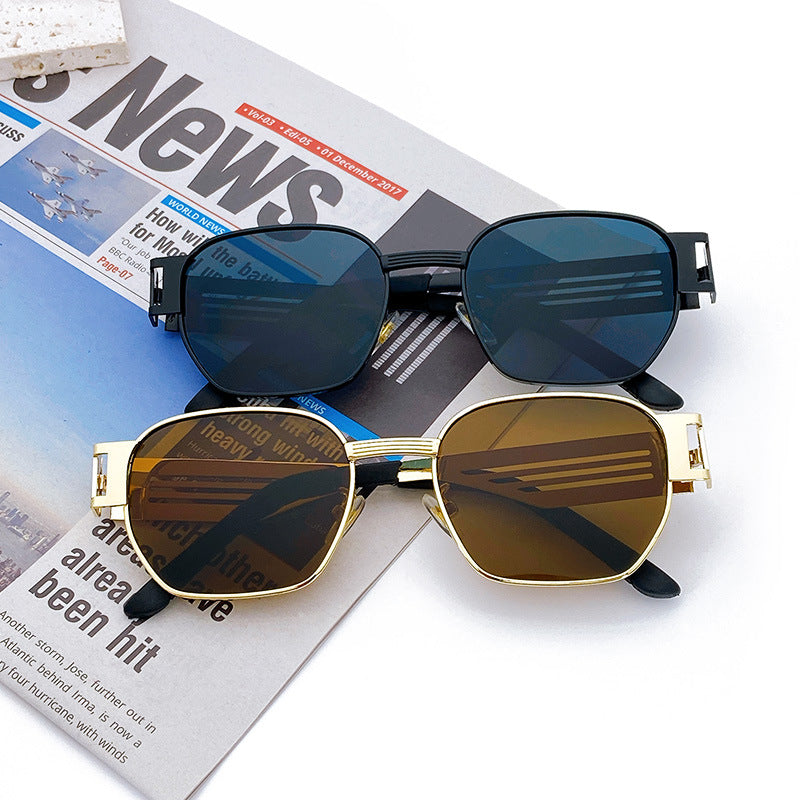 Stylish Oversized Sunglasses in Modern Metal Design Stornfield