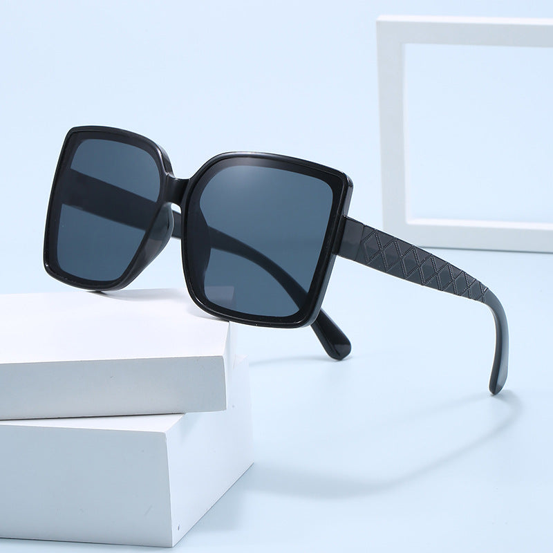 Women's fashionable square sunglasses with elegant frame Stornfield