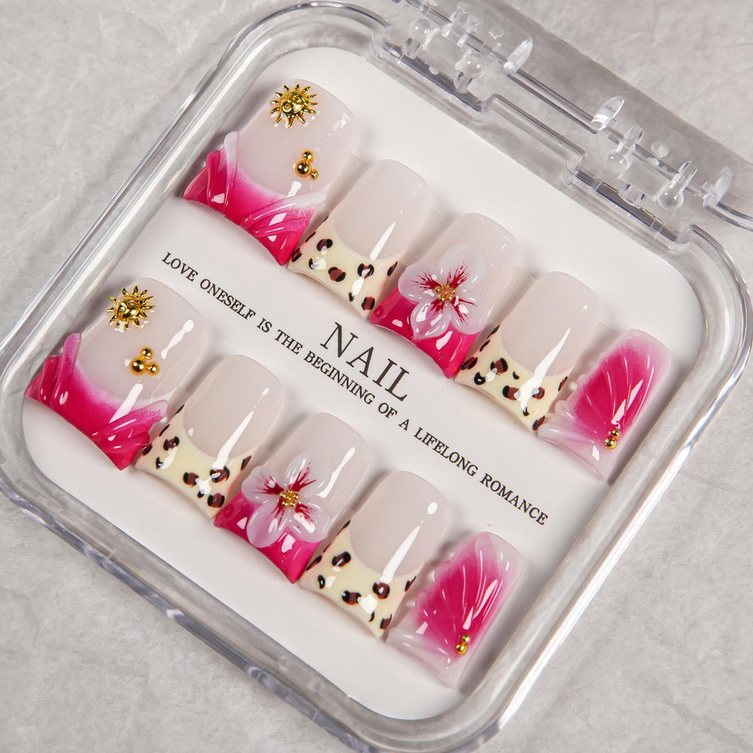 Floral Press-On Nail Art Set with Decorative Accents