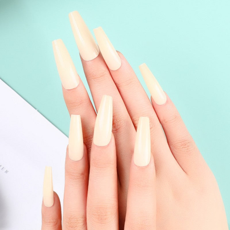 Artificial nails in classic design Stornfield