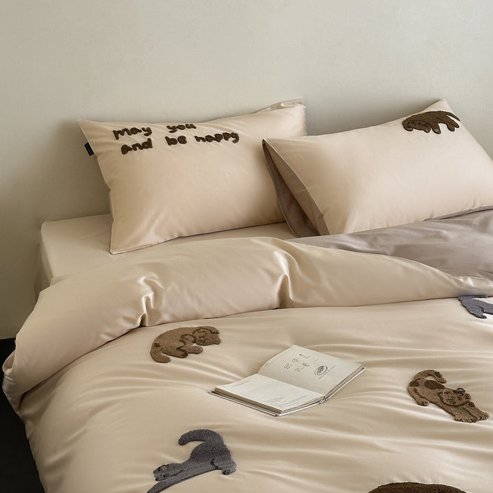 Tufted Appliqué Cotton Sateen Duvet Cover Set with Plush Animal Motifs