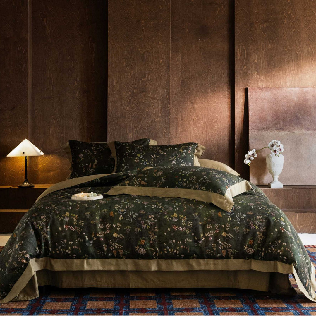 Vintage Botanical Jacquard Duvet Cover Set with Contrast Hem and Envelope Pillow Shams
