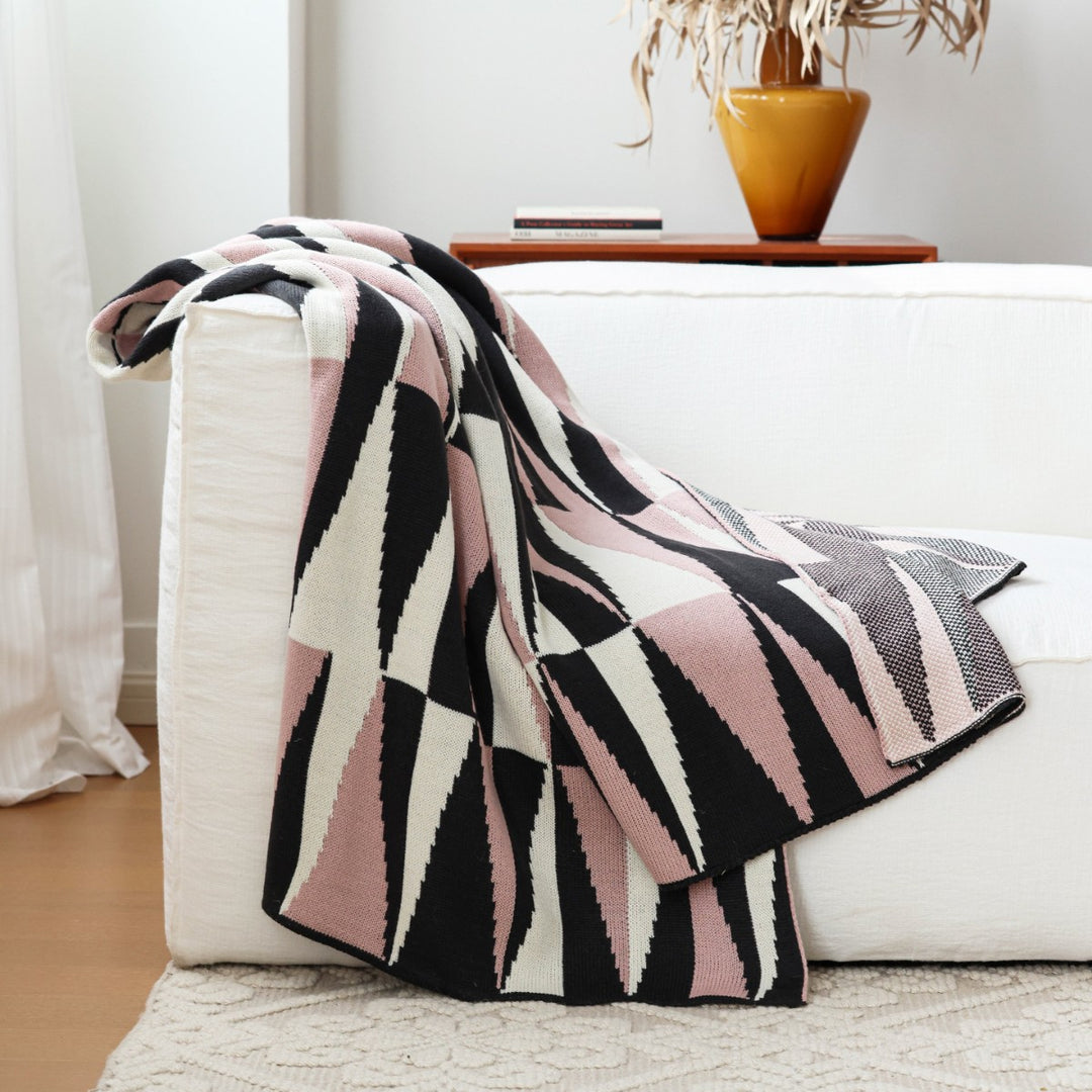 Geometric Pattern Throw Blanket