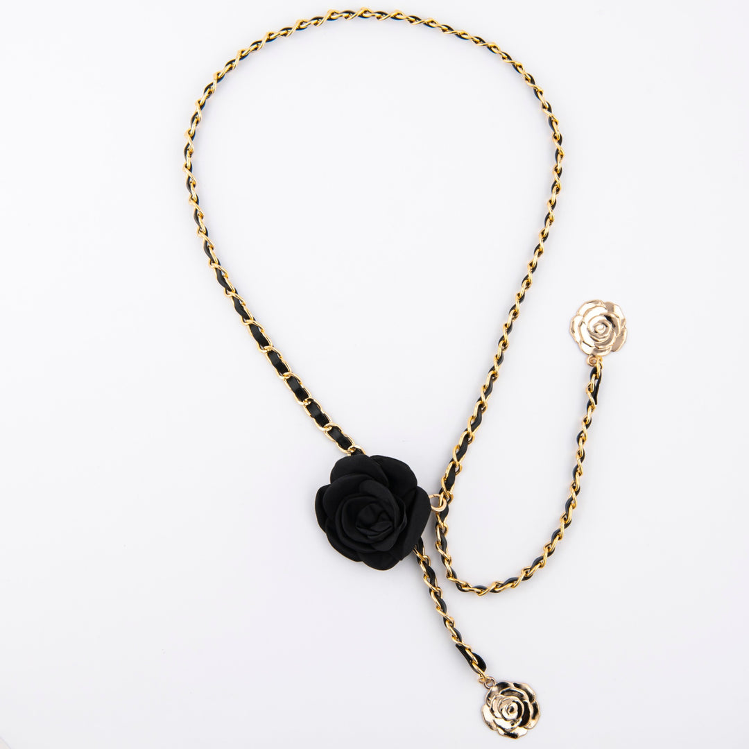 Fashionable chain belt with rose details Stornfield