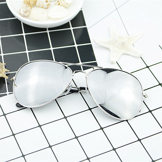 Women's modern pilot sunglasses with gradient lens design Stornfield