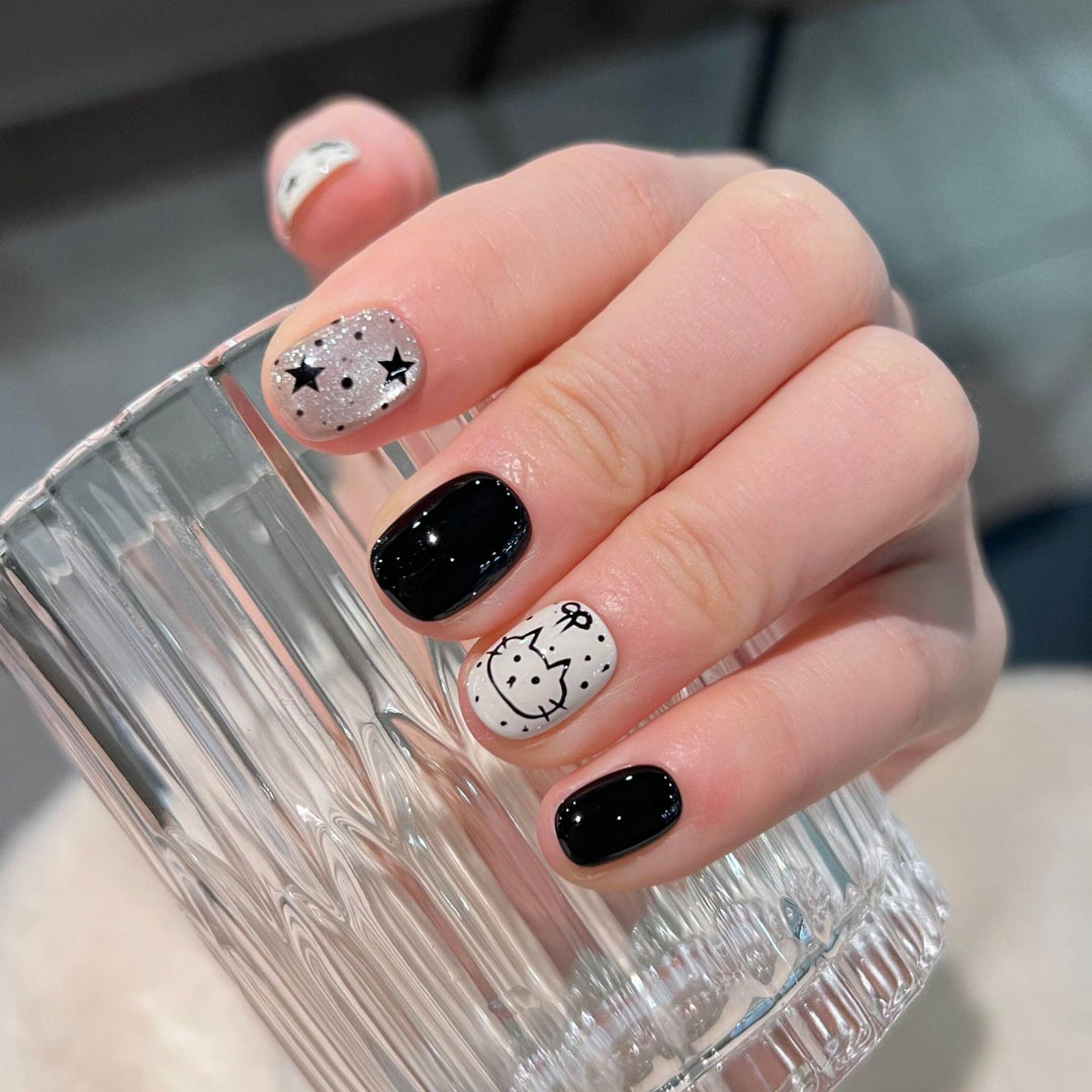 Artificial nails with cat and star design Stornfield