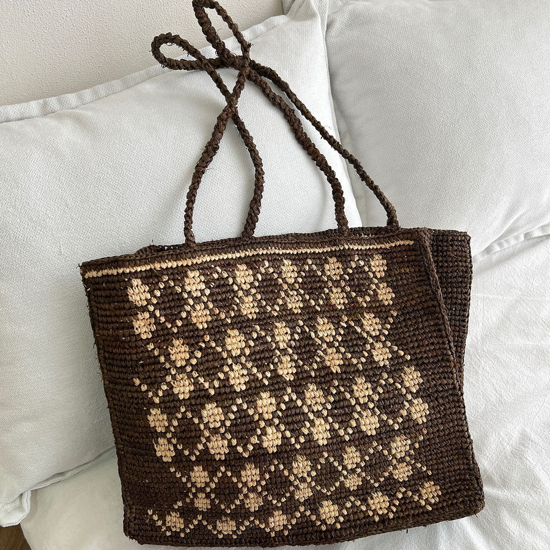 Handcrafted knit bag with floral design Stornfield