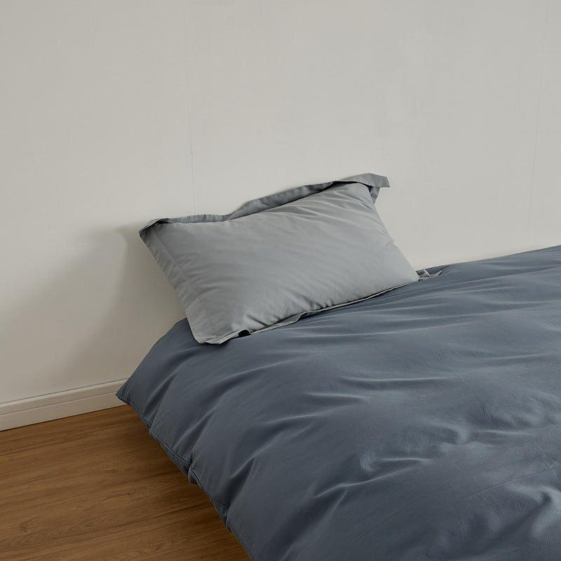 Duvet cover set made of cotton percale with extra soft finish and hotel closure
