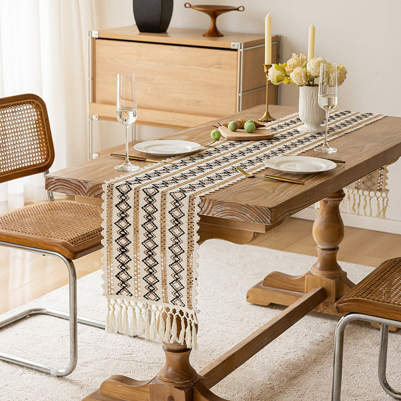 Decorative Chain Link Table Runner