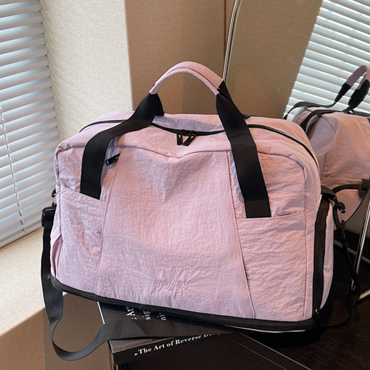 Sporty travel bag with innovative storage Stornfield