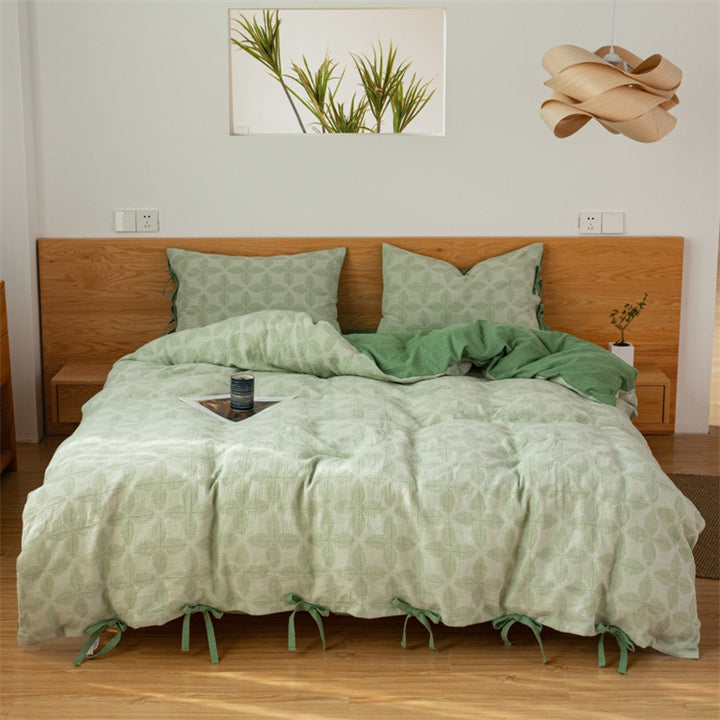 Reversible cotton percale duvet cover set with ties and geometric all-over print