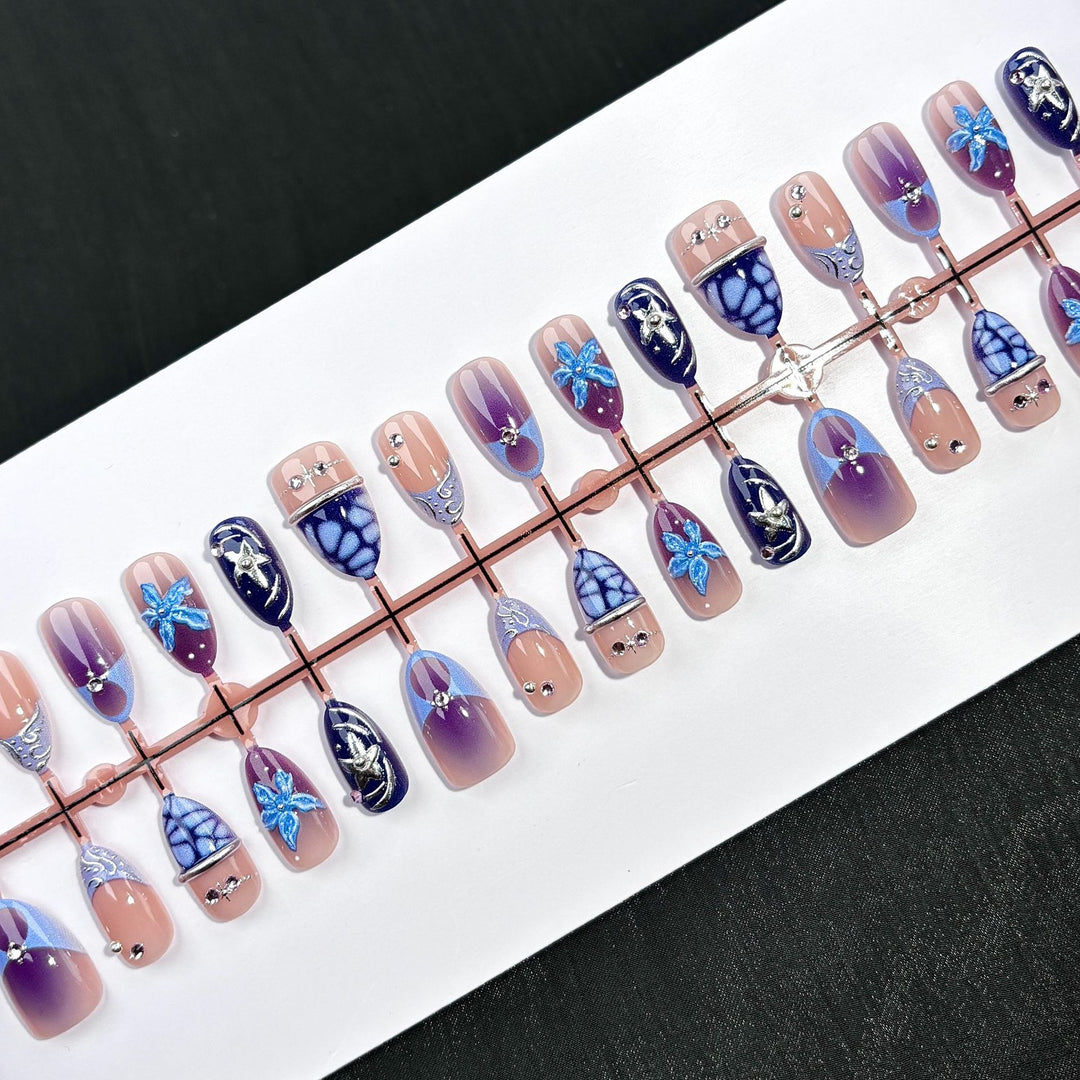 Elegant Polka Dot and Lace Press-On Nail Set