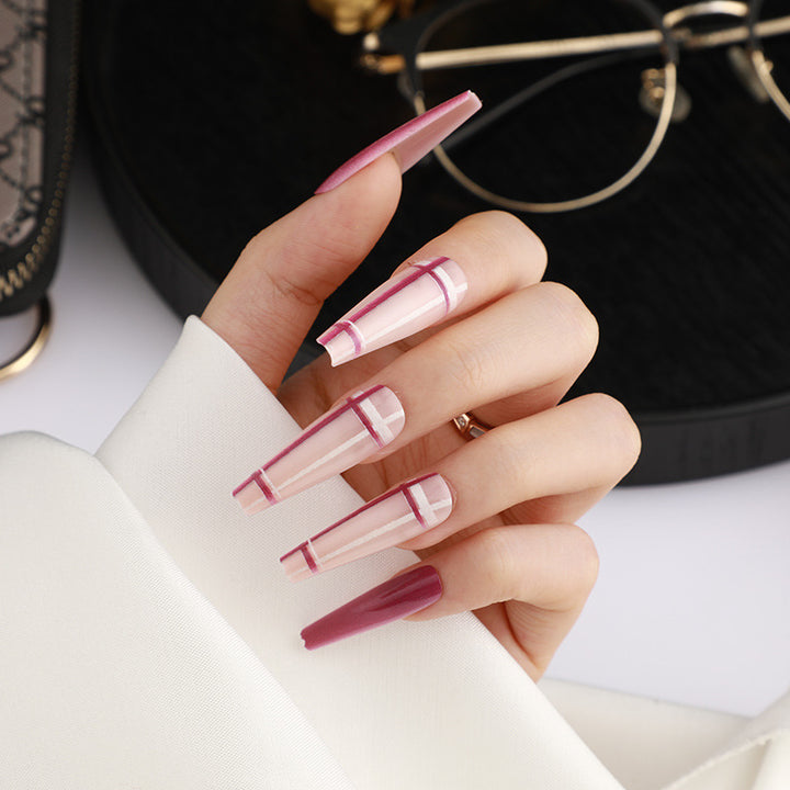 Stylish rose pattern artificial nails Stornfield