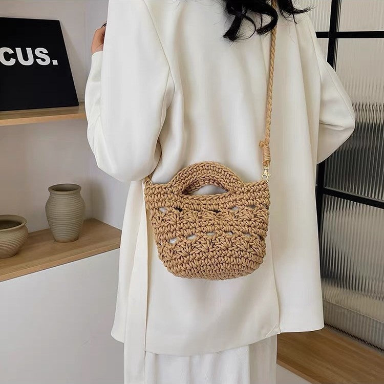 Hand-knotted bag with braided structure Stornfield