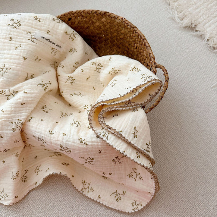 Unisex Cozy Muslin Blanket with Delicate Flower Pattern Stornfield