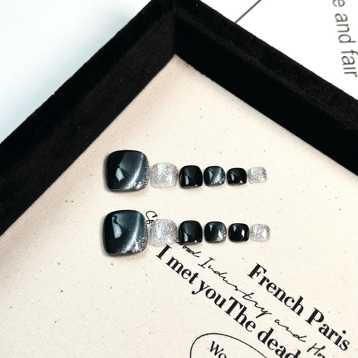 Glamorous Shimmering Press-On Nail Set