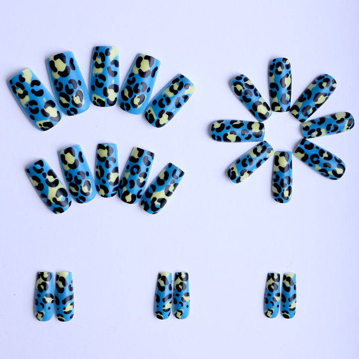 Artificial nails in leopard design Stornfield