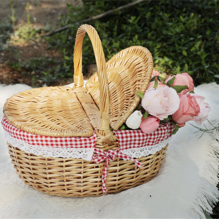 Women's basket with romantic check pattern and decorative lace insert Stornfield