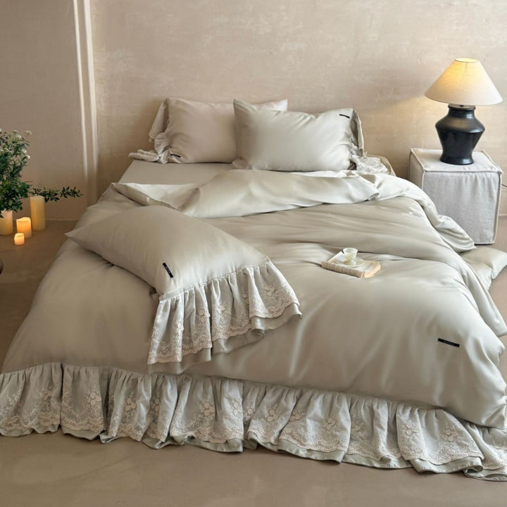 Luxury Satin-Feel Ruffled Lace-Trim Duvet Cover Set with Deep Skirt