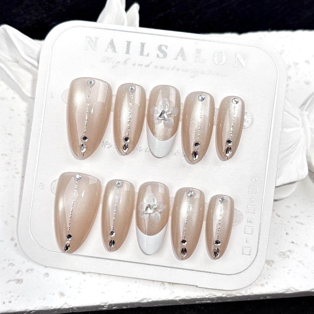 Nail Art Press-On Set with Elegant Gem Accents