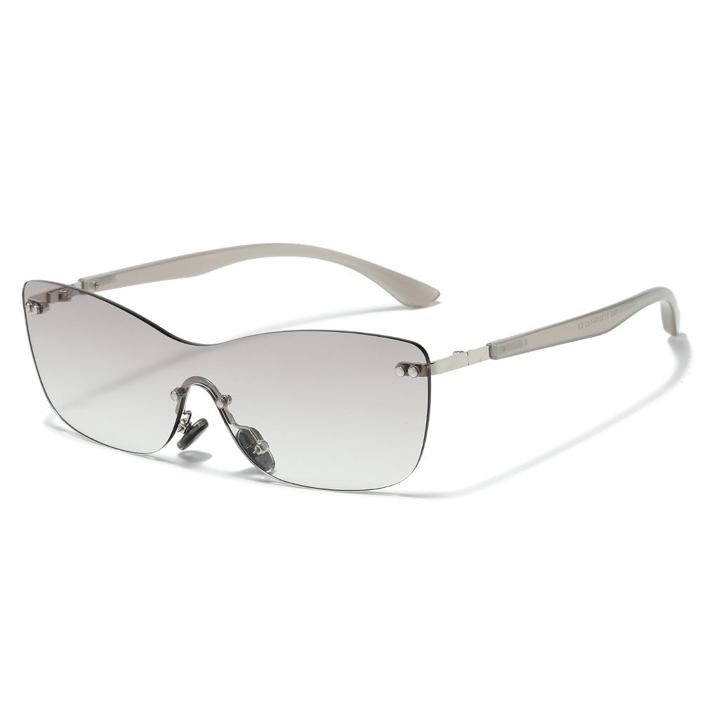 Fashionable Oversized Cat-Eye Sunglasses Stornfield