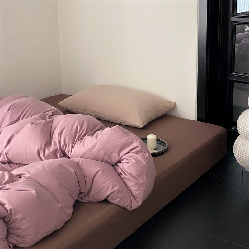 Voluminous year-round duvet with soft microfiber filling
