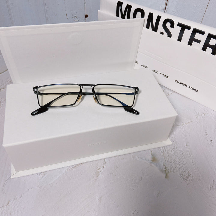 Fashionable sunglasses with rectangular metal frame Stornfield