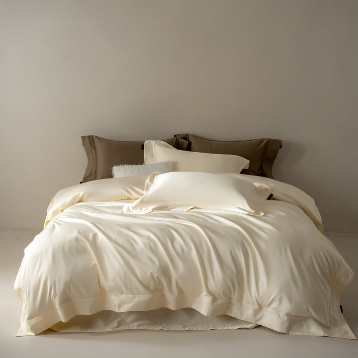 Silky-smooth satin bedding set with hotel closure