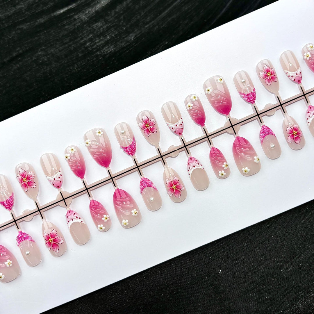Decorative Floral Press-On Nail Set 1790745420