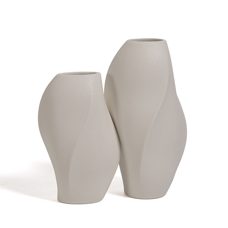 Elegant and contemporary ceramic vase Stornfield