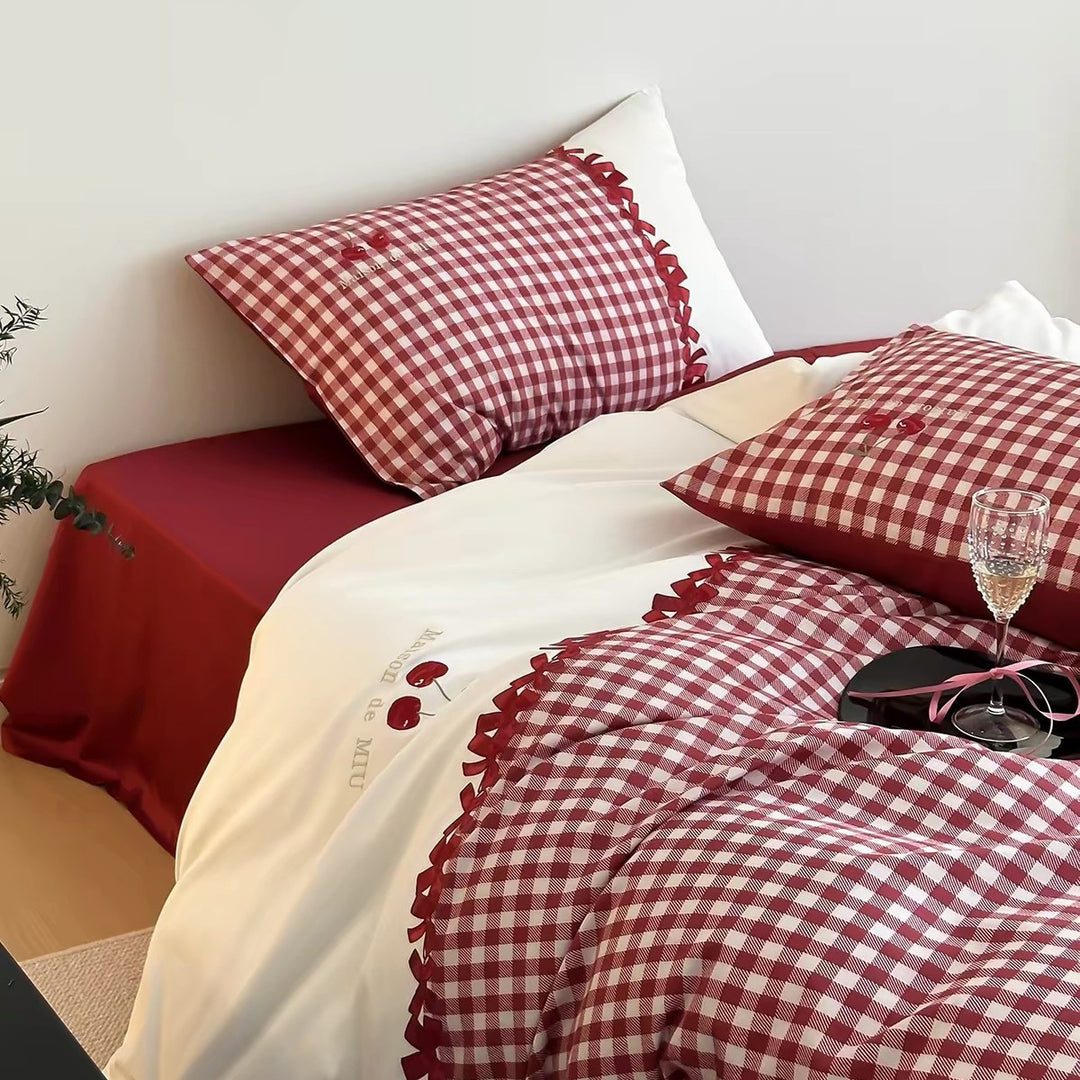 Gingham-Pattern Reversible Duvet Cover Set with Scalloped Ribbon Trim