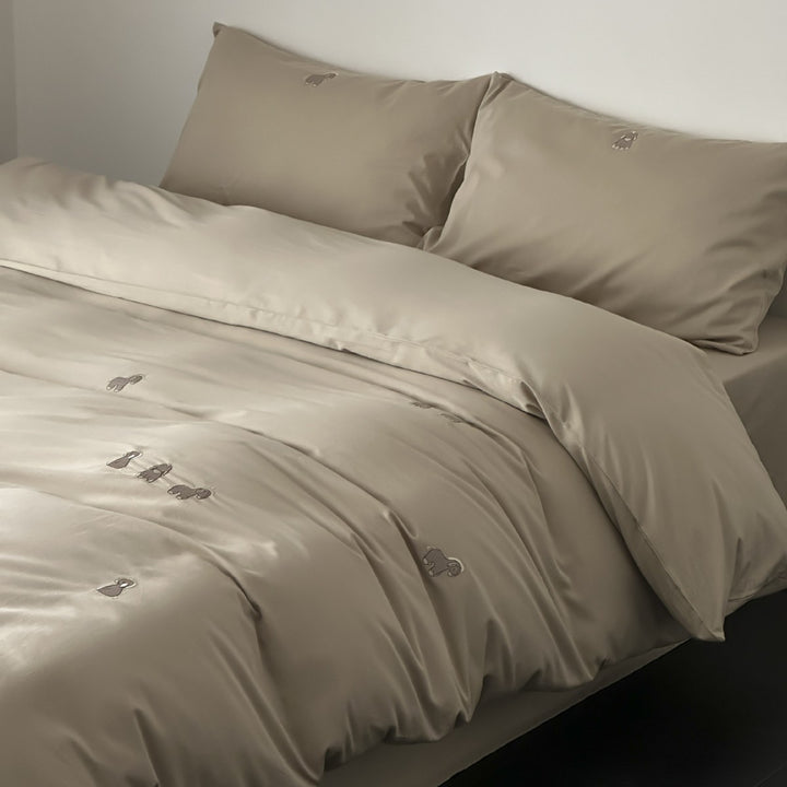 French-Inspired Ruffled Embroidered Cotton Sateen Duvet Cover Set with Pillow Shams