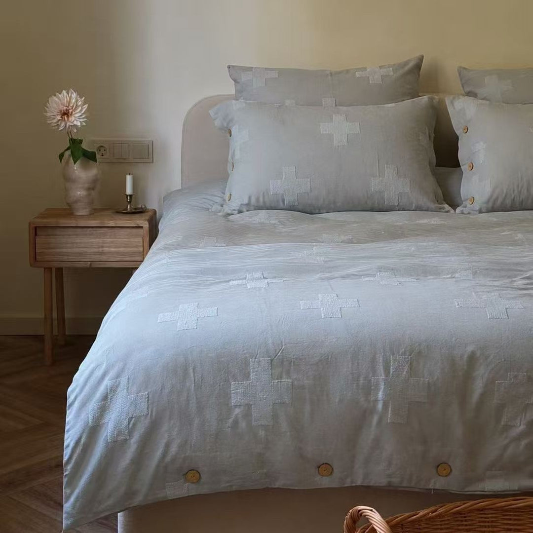 Luxurious cotton bedding set with jacquard zigzag and star pattern
