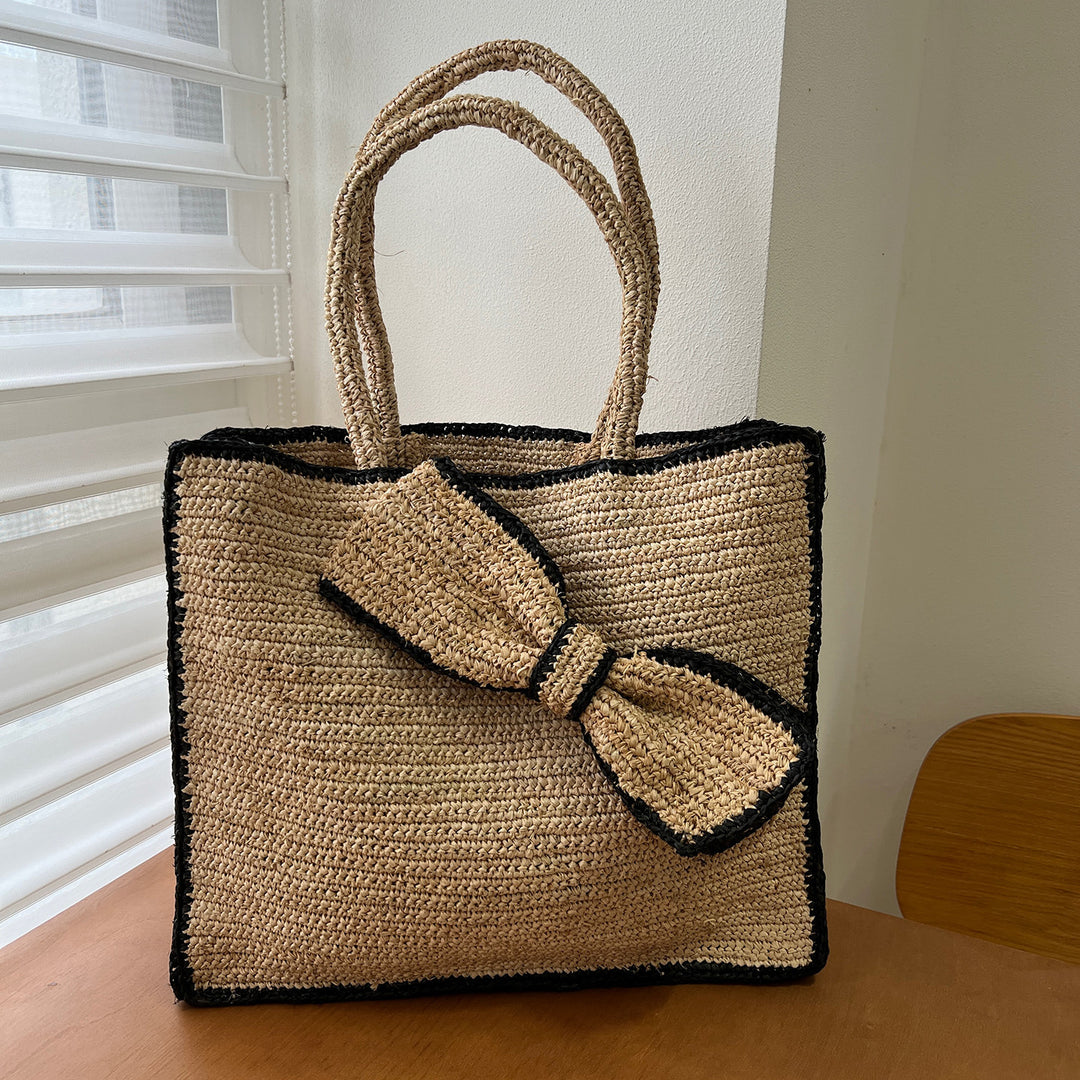 Handcrafted knitted bag with floral design Stornfield