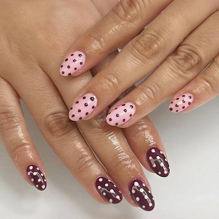 Artificial nail set with elegant dots and trendy design Stornfield