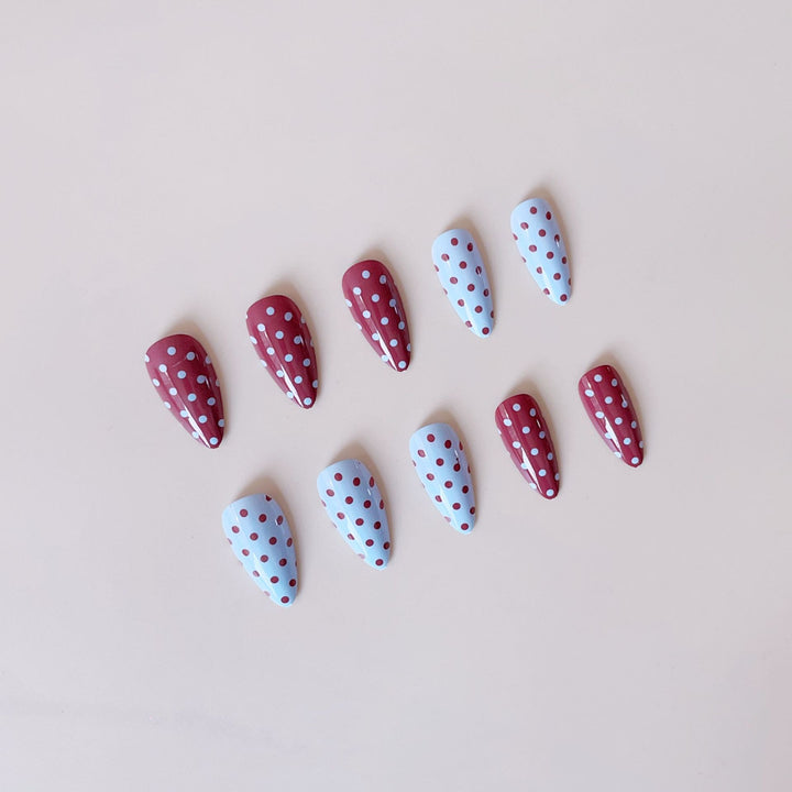 Artificial nail set with creative retro designs Stornfield