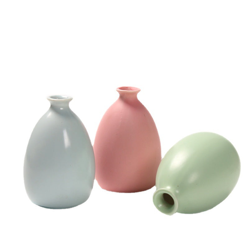 Minimalist Ceramic Bud Vase Stornfeild
