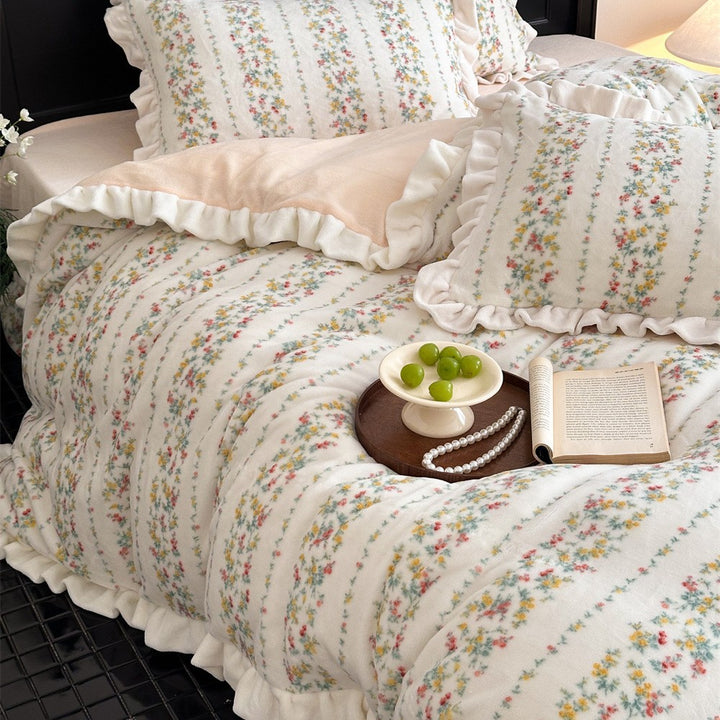 Floral Ruffled Cotton-Look Duvet Cover Set with Decorative Pillow Shams