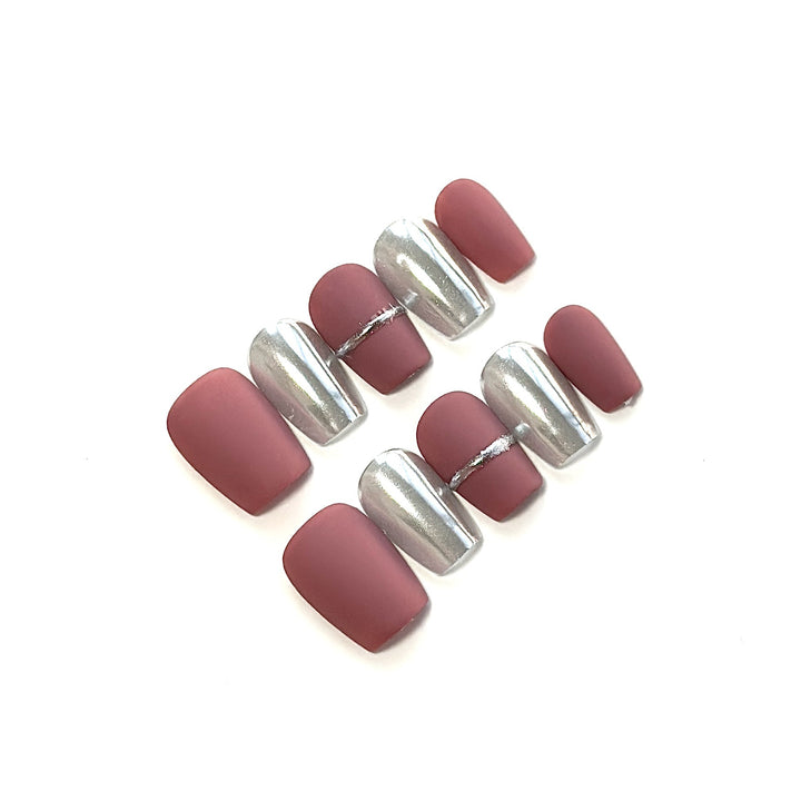 Decorative Press-On Nail Art Set with Metallic and Matte Finish