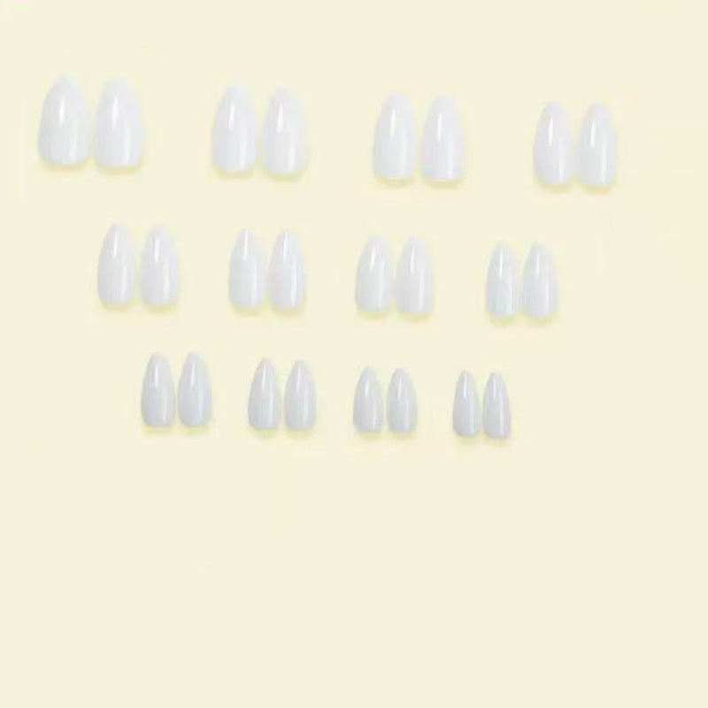 Nail extension form Stornfield