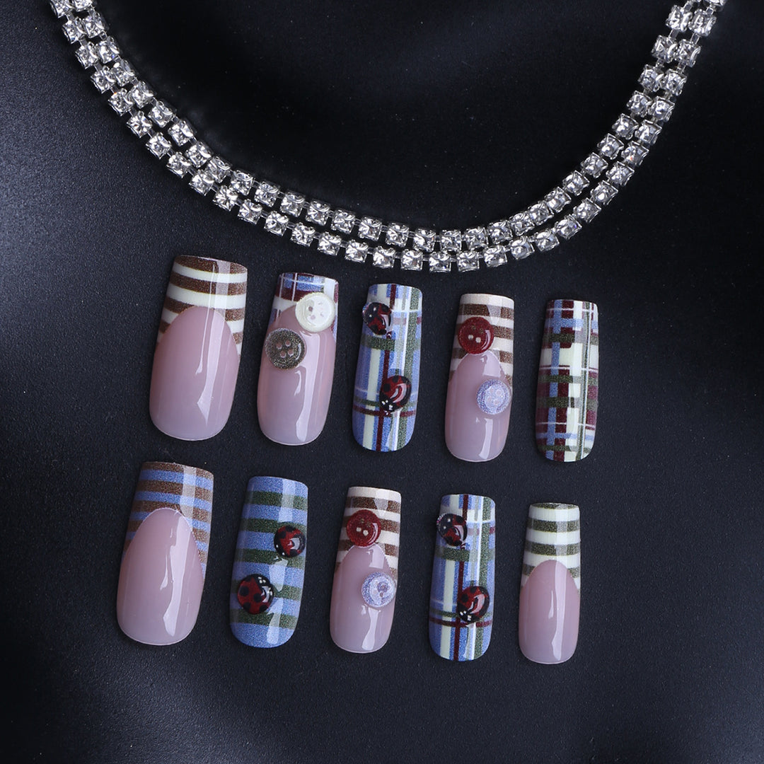 Artificial fingernails with trendy checked pattern Stornfield