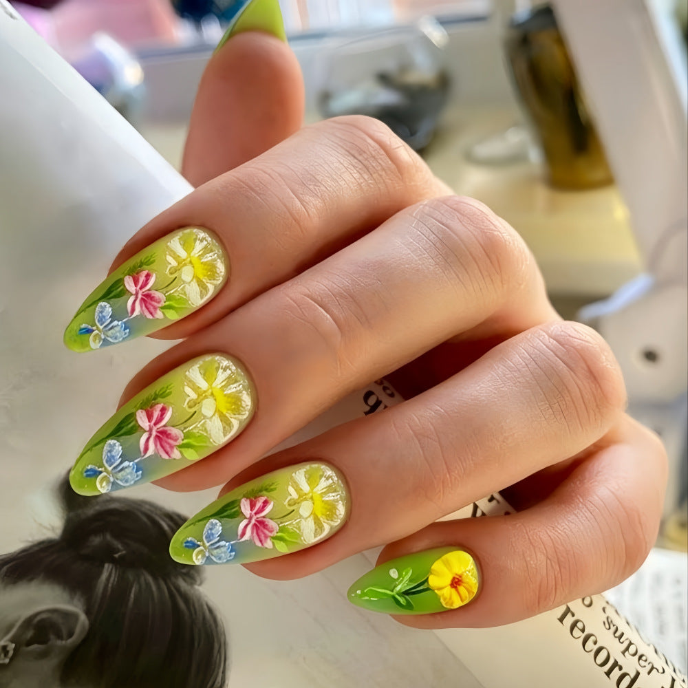 Artificial nail with cheerful floral design Stornfield