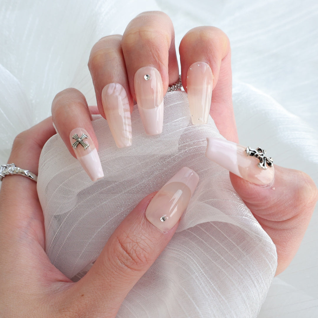 Decorative Press-On Nail Art Set with Floral Accents  1791773215