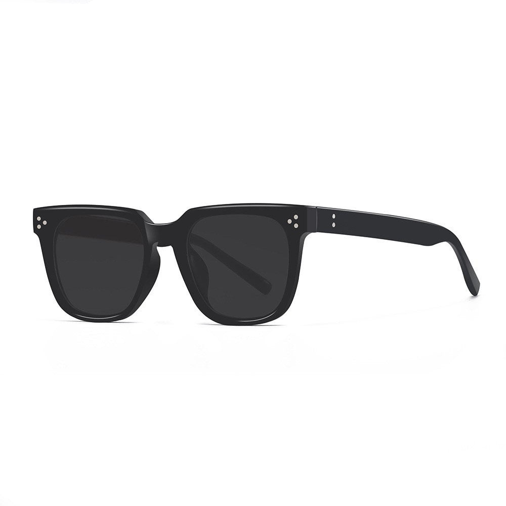 Ladies fashionable sunglasses with sturdy frame and UV protection Stornfield