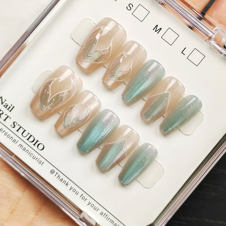 Elegant Artificial Nails with Shimmering Effect Stornfield